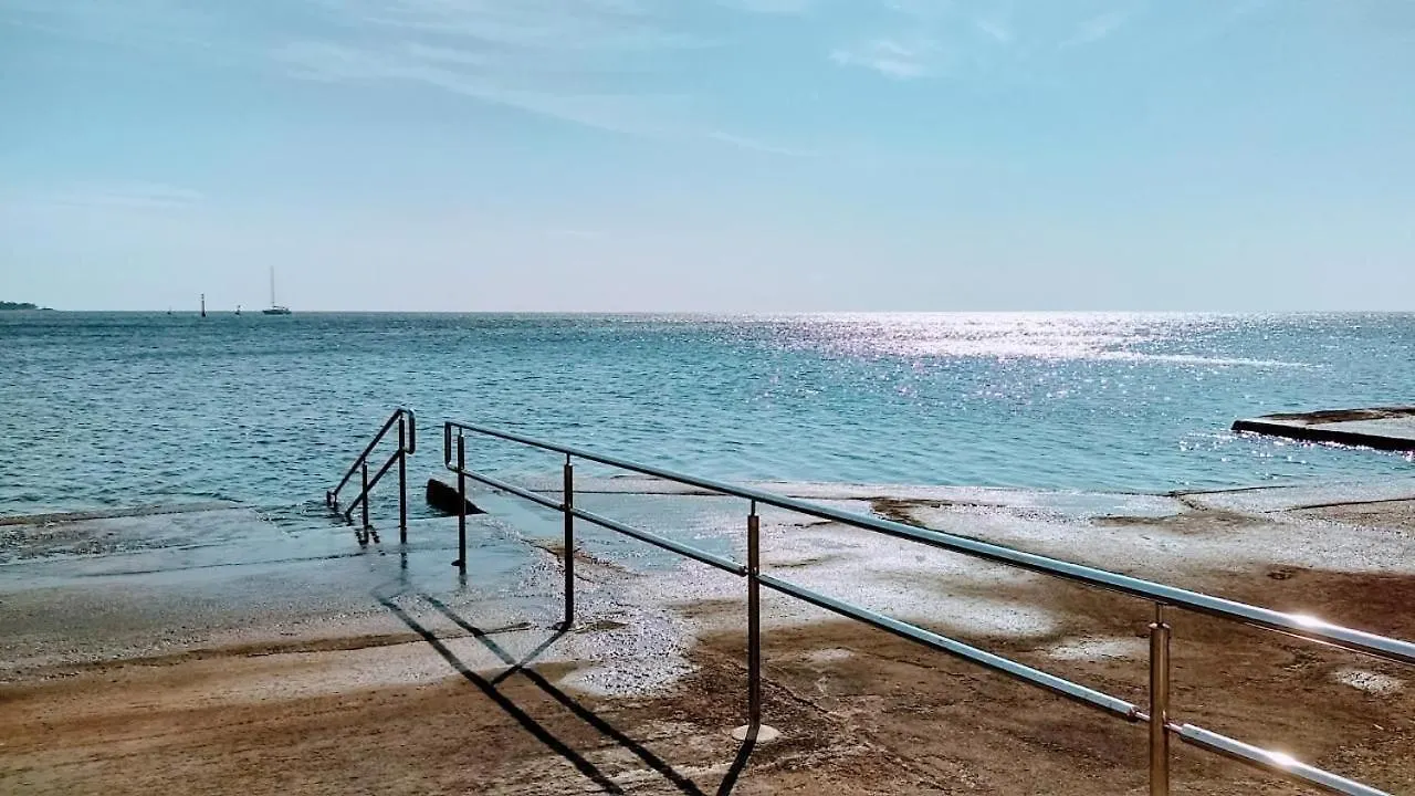 Appartement In Umag Mit Grosser Terrasse 0*,